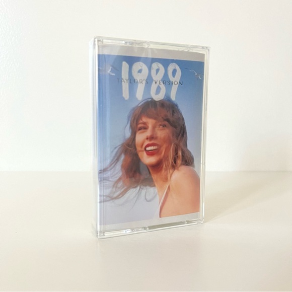 NWT Taylor Swift “1989 (Taylor's Version)” Cassette - Picture 11 of 13